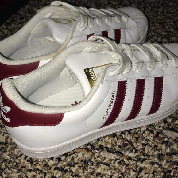 superstar adidas maroon